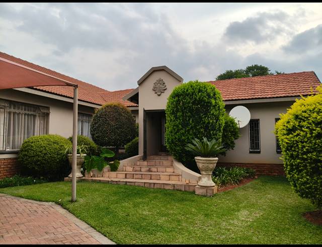3 BEDROOM HOUSE FOR SALE IN SAFARI GARDENS